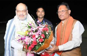 केंद्रीय गृह मंत्री शाह का मुख्यमंत्री साय ने स्वामी विवेकानंद विमानतल पर किया आत्मीय स्वागत