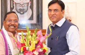 मंत्री रामविचार नेताम ने दिल्ली प्रवास के दौरान केंद्रीय मंत्री डॉ. मंडाविया से की सौजन्य मुलाकात
