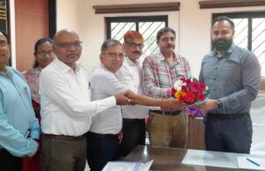 आदिम जाति कल्याण विभाग के नवनियुक्त आयुक्त डॉ.सारांश मित्तर ने संभाला कार्यभार