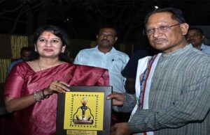 रायपुर : मुख्यमंत्री से छत्तीसगढ़ राज्य बाल संरक्षण आयोग के नवनियुक्त अध्यक्ष ने की सौजन्य भेंट