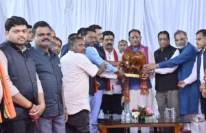 मुख्यमंत्री साय से विभिन्न समाज के प्रतिनिधिमंडल ने की सौजन्य भेंट मांगों और समस्याओं से कराया अवगत