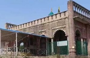 संभल में दरगाह शरीफ पर सरकारी जमीन पर कब्जे और अवैध वसूली का आरोप