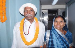 मुख्यमंत्री तीर्थ दर्शन श्रद्धालुओं का पहला जत्था श्रद्धालु पुरी, भुवनेश्वर और कोणार्क दर्शन के लिए रवाना