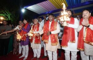 वन मंत्री कौशल्या महोत्सव के समापन समारोह में हुए शामिल, महिला मानस मंडली के सदस्य हुए सम्मानित