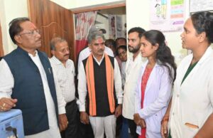 मुख्यमंत्री ने संस्थागत प्रसव को प्रोत्साहित करने के दिए निर्देश, मरीजों से मिलकर स्वास्थ्य सेवाओं की गुणवत्ता का लिया जायजा