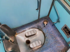 जानिए क्यों रेलवे ने ट्रेन के टॉयलेट से चेन वाले मग हटाने का फैसला किया