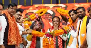 सुपोषण रथ, आपराधिक जागरूकता रथ और यातायात जागरूकता रथ को हरी झंडी दिखाकर किया रवाना