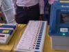 बंगाल चुनाव से पहले EC का सख्त आदेश, EVM बटन पर गोंद या परफ्यूम लगाने पर होगी कड़ी सजा
