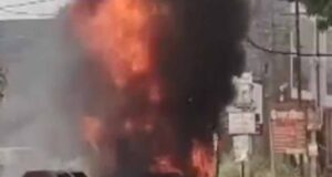 दिल्ली आग हादसा: ट्रांसफार्मर से लगी आग ने मचाई तबाही, कोई हताहत नहीं