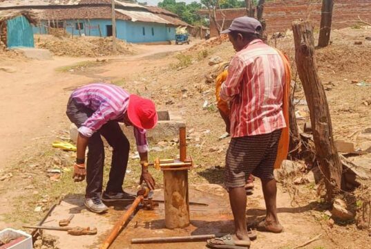 भीषण गर्मी में ग्रामीणों को मिली बड़ी राहत: भरतपुर के कई गाँवों में खराब हैंडपंप हुए दुरुस्त