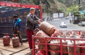 व्यावसायिक गैस सिलेंडर पर सख्ती, सोशल मीडिया पर बढ़ी शिकायतें