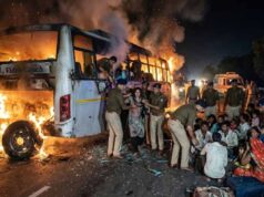 Gwalior में बस में लगी आग, टायर ब्लास्ट के बाद मचा हड़कंप; पुलिस ने रेस्क्यू कर बचाईं 16 जानें