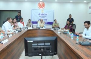 हर जिले की हो अलग पहचान, योजनाओं से बदले जनजीवन : राज्यपाल डेका