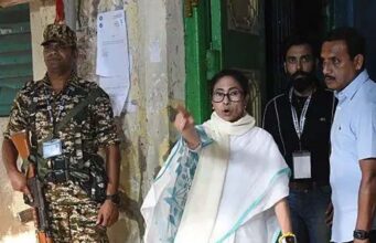 टीएमसी के आरोप और EC का जवाब: ममता की मौजूदगी और कार्यकर्ताओं के पहरे की पूरी कहानी