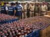 द्वारका पुलिस की कार्रवाई से हड़कंप, दो कारों के साथ भारी मात्रा में अवैध शराब बरामद