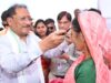 CM विष्णु देव साय का संवेदनशील अंदाज, लाभार्थियों को वितरित किए चश्मे