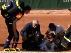 French Open में दिल थाम देने वाला पल, मैच जीतते ही कोर्ट पर गिर पड़ा ये दिग्गज खिलाड़ी
