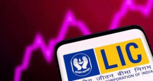 LIC Stock Crash: एक झटके में 50% टूटा शेयर, निवेशकों को समझ नहीं आ रहा कारण