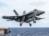 US की कार्रवाई: F/A-18 से ब्लॉकेड हमला, 3 ईरानी जहाजों को रोका