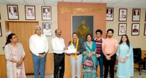 पुलिस महानिदेशक ने सभी को स्मृति चिन्ह भेंट कर किया सम्मानित अनुभव और समर्पण की विरासत को नई पीढ़ी के लिए आगे बढ़ाए : डीजीपी कैलाश मकवाणा