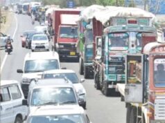 खरीदी केंद्र बंद मिलने पर सड़क पर उतरे किसान, NH-146 पर यातायात ठप