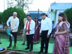 राज्यपालरमेन डेका ने किया पौधरोपण, कवर्धा कलेक्ट्रेट परिसर में रोपा आम का पौधा, पर्यावरण संरक्षण का दिया संदेश