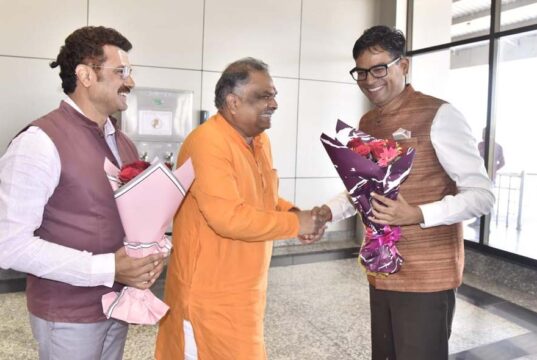 वित्तमंत्री ओपी चौधरी के स्वागत में उमड़ा जनसमूह, आत्मीय अभिनंदन किया गया