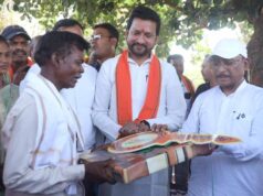 सुशासन तिहार: मुख्यमंत्री विष्णु देव साय ने पीएम जनमन के हितग्राही को सौंपी खुशियों की चाबी