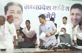 कांग्रेस में घमासान की अटकलें, दिग्विजय सिंह की चेयर शिफ्टिंग का VIDEO वायरल; जीतू पटवारी का जवाब