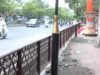 सोशल मीडिया पर वायरल हुआ भोपाल का नया कारनामा, फुटपाथ है लेकिन वहां तक जाने का रास्ता गायब