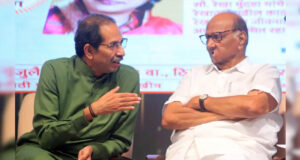 महाराष्ट्र की राजनीति में हलचल, उद्धव की मीटिंग से 23 विधायक नदारद; पवार भी रहे दूर
