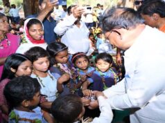 गारपा पहुंचे मुख्यमंत्री विष्णु देव साय, बच्चों और महिलाओं से मुलाकात कर जाना हालचाल