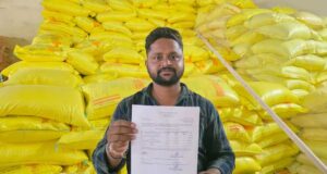 खरीफ सीजन में किसानों को समय पर मिल रही खाद, सखौली के किसान कमलेश ने जताई खुशी