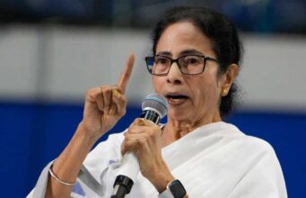 भड़काऊ भाषण के आरोप में ममता बनर्जी पर FIR, सियासी गलियारों में मचा हड़कंप