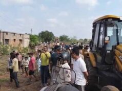 रायपुर में प्रशासन की बेदखली कार्रवाई के खिलाफ ग्रामीणों का प्रदर्शन, पुलिस बल रहा तैनात