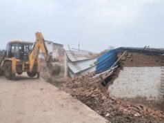 धमतरी में 50+ घरों को खाली करने का नोटिस, विरोध में उतरे ग्रामीण; राजस्व टीम घिरी