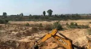 बलरामपुर में चला बुलडोजर, 23 अवैध निर्माण ध्वस्त; करोड़ों की सरकारी जमीन कराई गई मुक्त