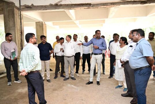 लोक निर्माण विभाग के सचिव ने निर्माणाधीन कंपोजिट बिल्डिंग के कार्यों का किया निरीक्षण