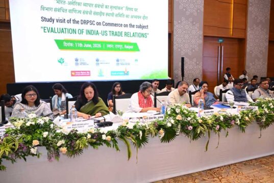 निर्यात क्षेत्र को मजबूती देने पर जोर, डोला सेन की अध्यक्षता में वित्तीय सहयोग बढ़ाने पर चर्चा