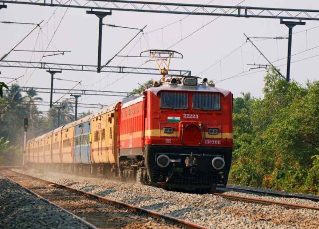 train_india86_1.jpg