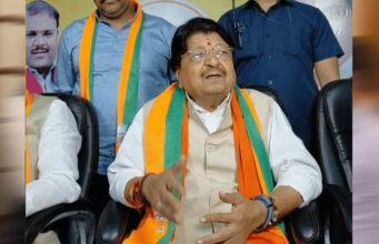 दतिया सीट पर सियासी घमासान के बीच कैलाश विजयवर्गीय का दावा, आशुतोष तिवारी की होगी बड़ी जीत