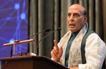 ‘राष्ट्रसेवा में जुटा RSS’, रजिस्ट्रेशन विवाद पर राजनाथ सिंह का पलटवार