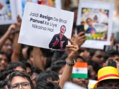 घर के विरोध को पार कर NEET प्रदर्शन में पहुंचे युवाओं की संघर्ष भरी कहानी