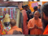 चित्रकूट में आध्यात्मिक रंग में दिखे CM योगी, कामदगिरि परिक्रमा और हनुमान मंदिर दर्शन के दौरान हुआ भव्य स्वागत
