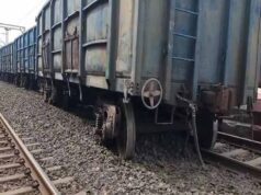 बिलासपुर में बड़ा रेल हादसा टला? जेसीबी का बकेट फंसने से मालगाड़ी के डिब्बे पटरी से उतरे