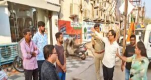 CG News: पंडरी कपड़ा मार्केट में अवैध कब्जे पर चला बुलडोजर, सबसे पुरानी होलसेल दुकान हुई मुक्त
