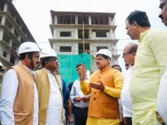 मुख्यमंत्री ने विक्रम उद्योगपुरी औद्योगिक परियोजनाओं का लिया जायजा