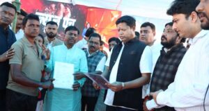 ‘एक पेड़ माँ के नाम’ अभियान के तहत किया पौधारोपण, नीट-2026 में सफल विद्यार्थियों का किया सम्मान