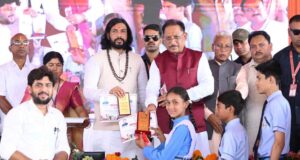 मुख्यमंत्री विष्णुदेव साय समोदा में लोकार्पण-भूमिपूजन कार्यक्रम में हुए शामिल
