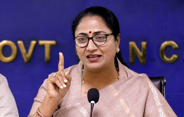 cm_rekha_3-1.jpg